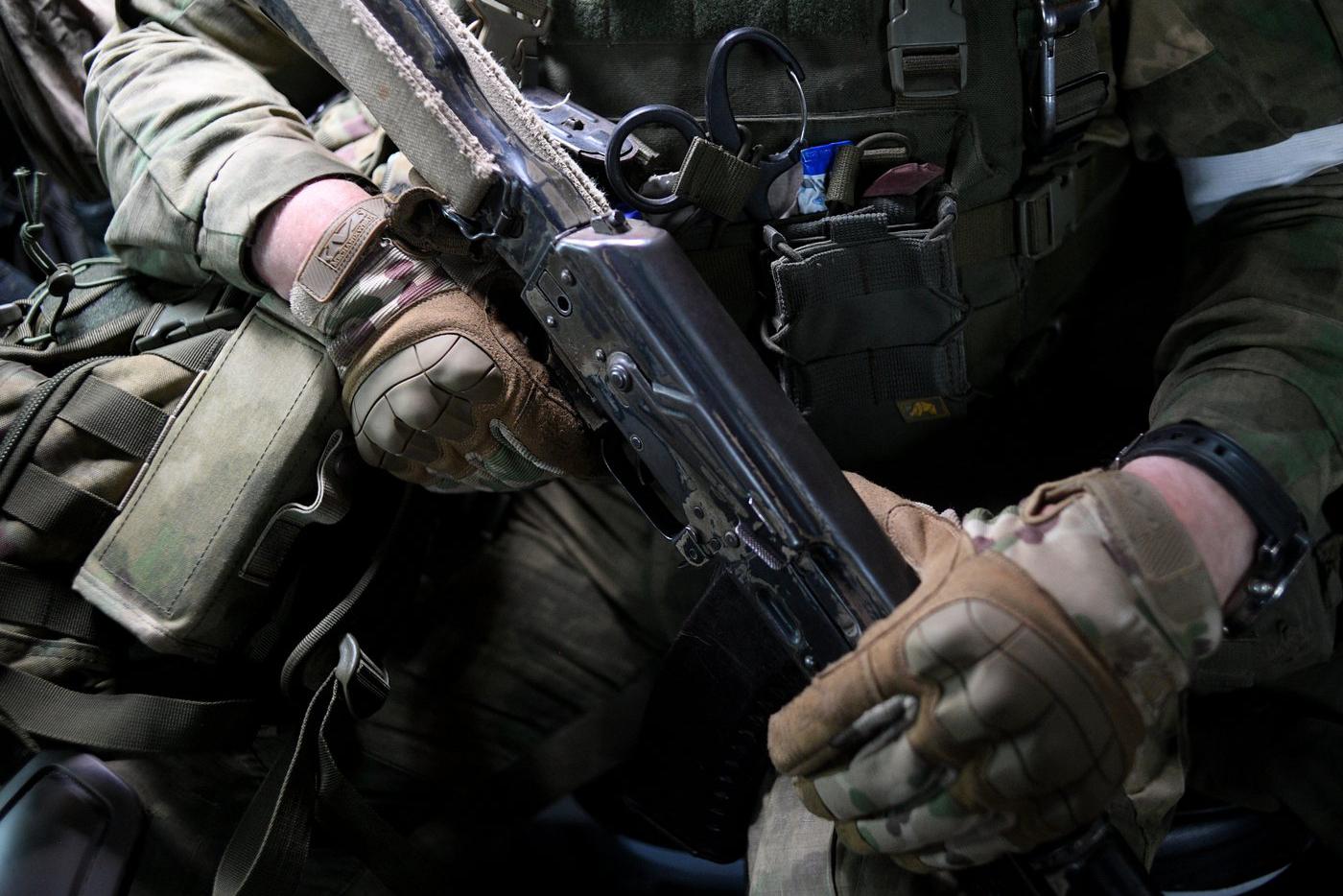 Российские войска вышли на границу ЛНР, заявил Марочко