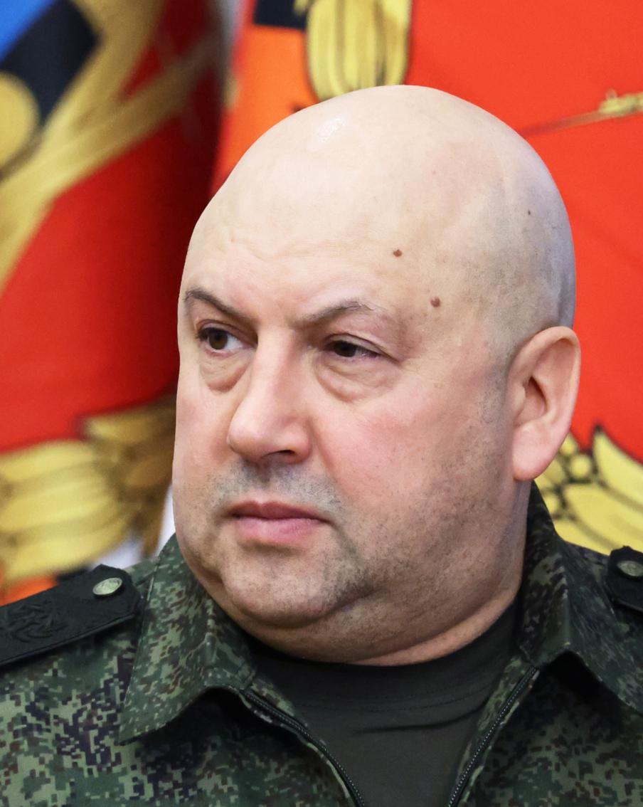 Появилось фото генерала Суровикина на спецзадании