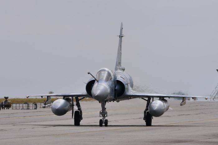 СМИ: Франция может передать Украине до 20 истребителей Mirage 2000-5F