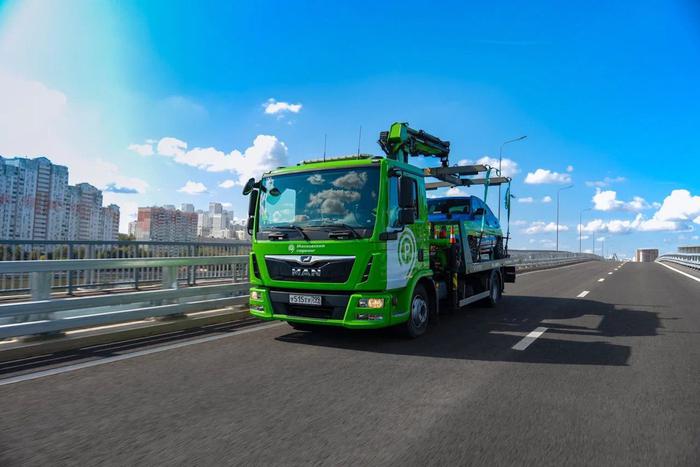 2,4 тысячи машин без номеров или с подложными номерами были эвакуированы в Москве с начала года