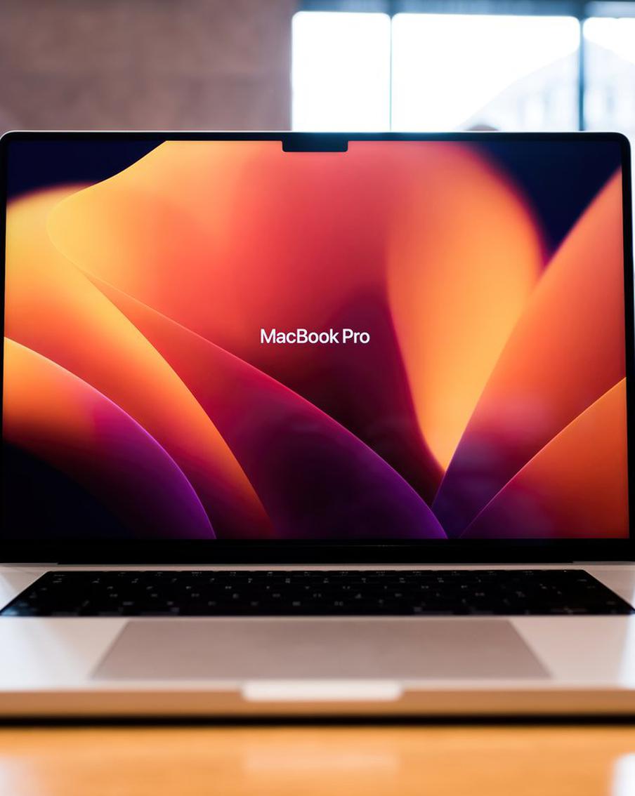 Эксперты рассказали, как российским блогерам удалось получить новые ноутбуки компании Apple до старта продаж