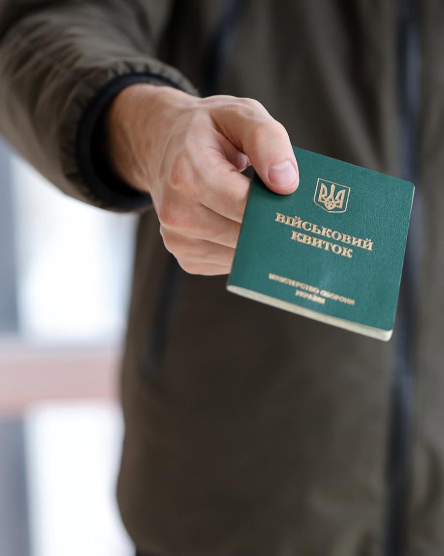 Украинцы массово сдают билеты на "Океан Эльзы" после вчерашней облавы на концерте группы