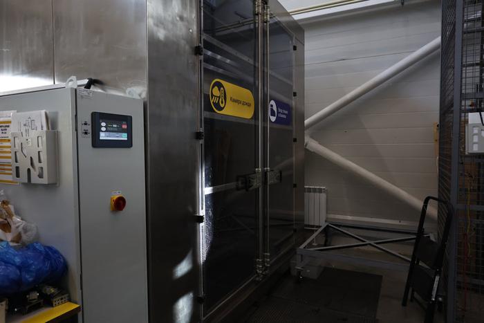 Москвичам показали, как проверяют технику "водой, огнём и временем"