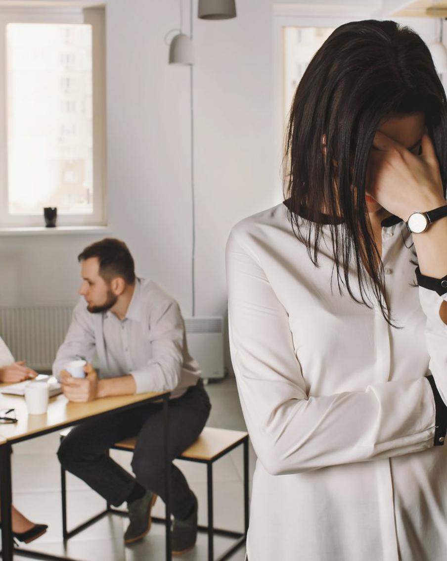 Манипуляторы и "скромняги" повышения не получат: HR-специалист рассказала, почему так происходит