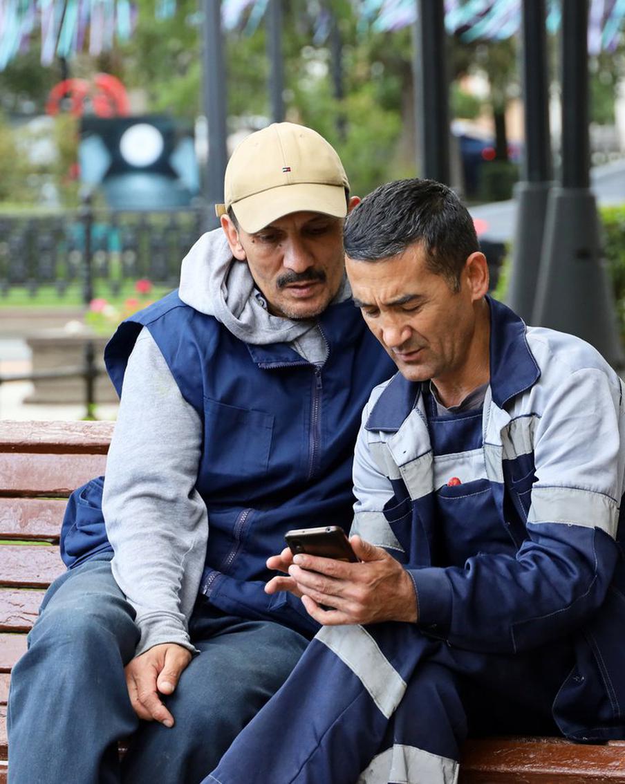 В России почти вдвое урезали квоту на временное проживание мигрантов