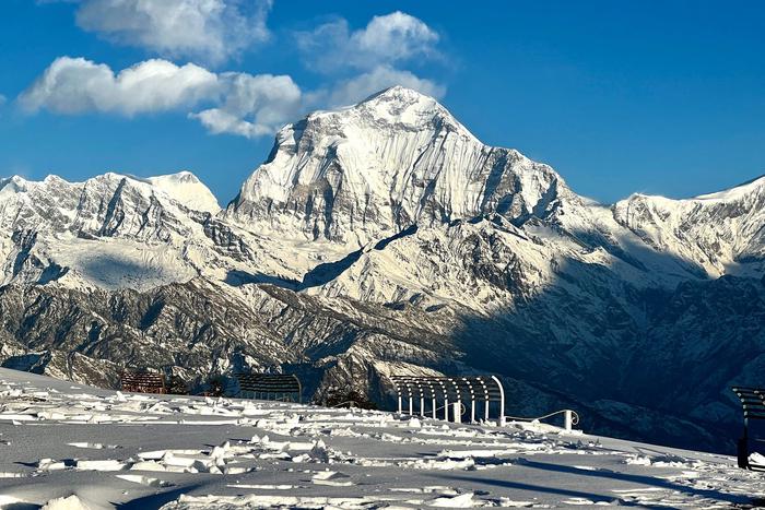 Миссия по эвакуации погибших российских альпинистов в Непале завершилась