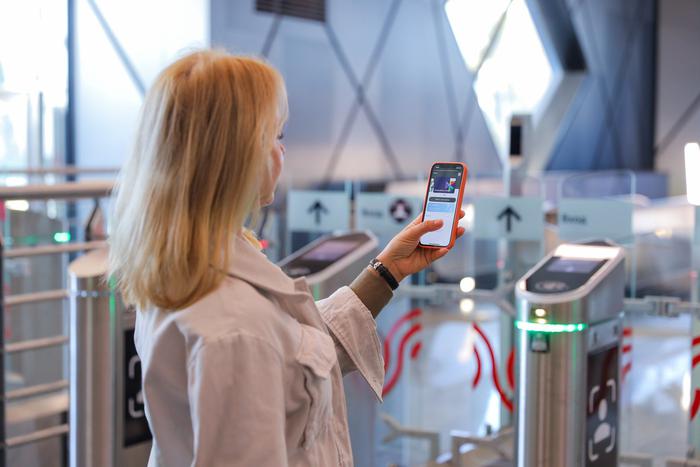 На новых станциях метро столицы пользуются всеми способами оплаты проезда