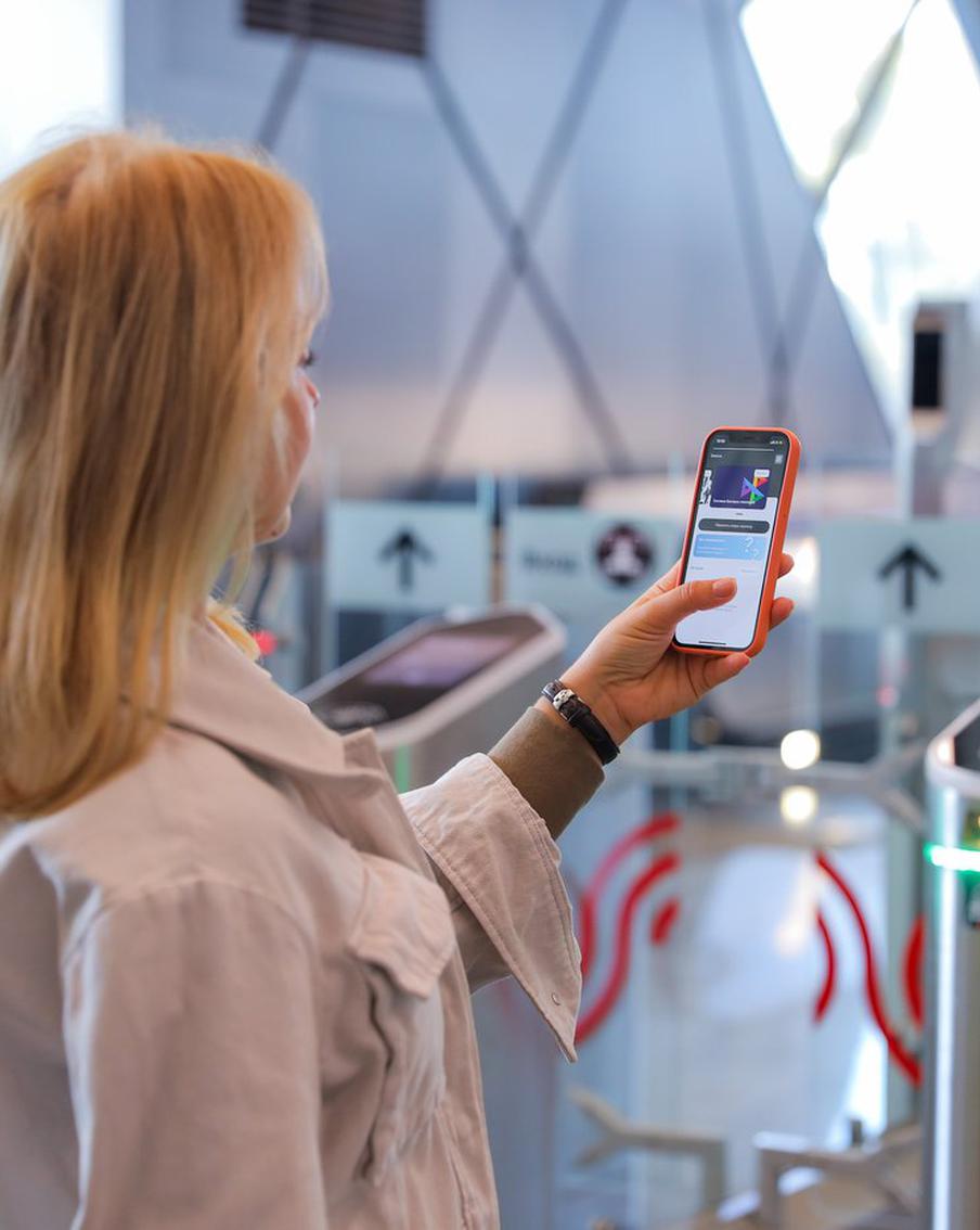 На новых станциях метро столицы пользуются всеми способами оплаты проезда