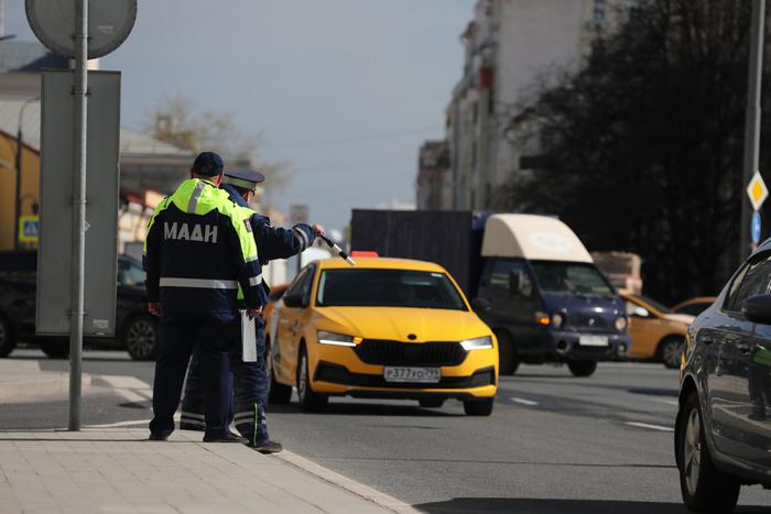 Более 26 тысяч автомобилей такси были проверены инспекторами МАДИ с начала года