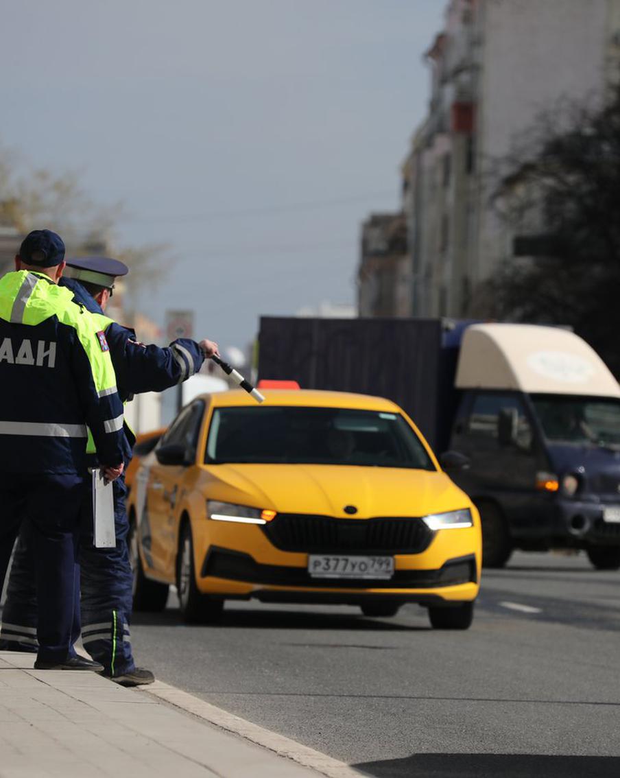 Более 26 тысяч автомобилей такси были проверены инспекторами МАДИ с начала года