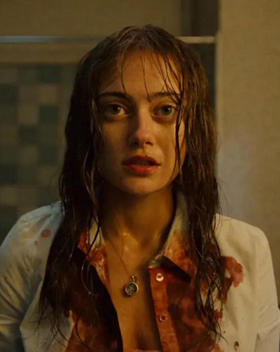 Элла Пернелл рассказала, как из тихой мышки превратиться в убийцу. В Сети – британский сериал "Дорогуша"