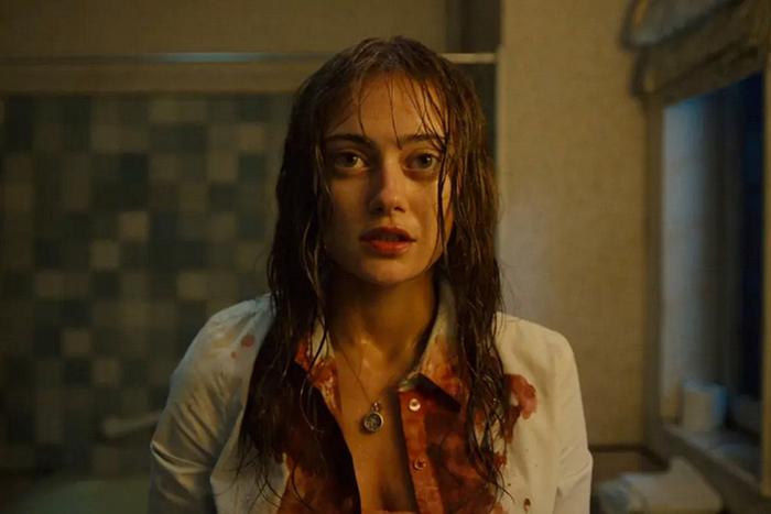 Элла Пернелл рассказала, как из тихой мышки превратиться в убийцу. В Сети – британский сериал "Дорогуша"