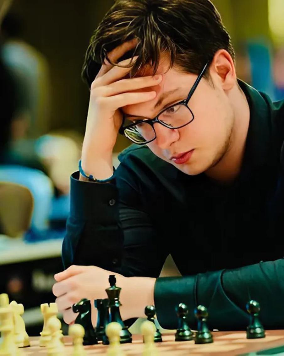 НеCHESSная игра: как читеры в шахматах жульничают с помощью наушников и туалетных пауз