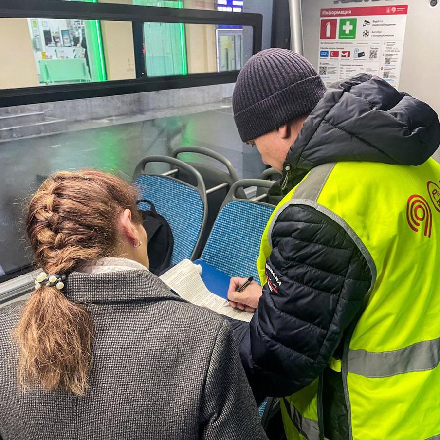 Доля безбилетных пассажиров на станции метро "Водный стадион" сократилась на 18% по сравнению с прошлым годом