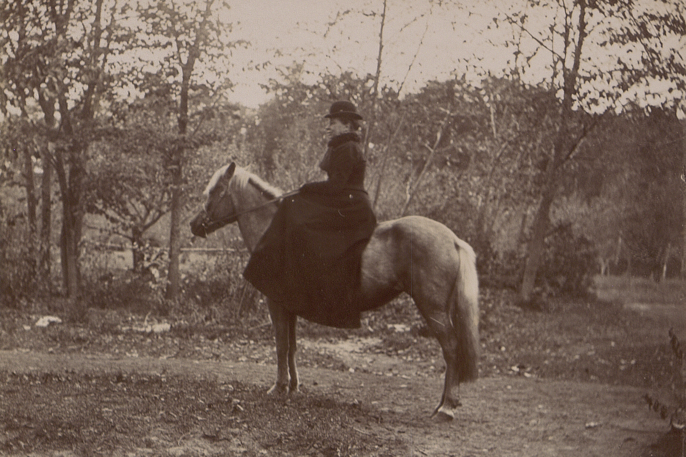 Софья Толстая верхом, 1903 год, Ясная Поляна.