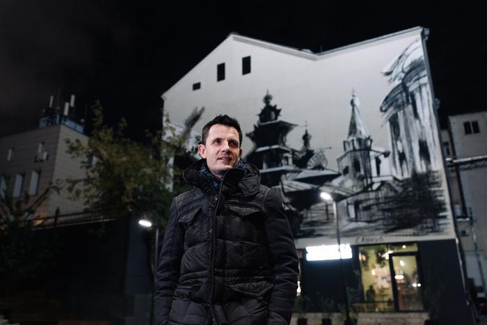 Главный архитектор Москвы изрисовал стену в Таганском районе