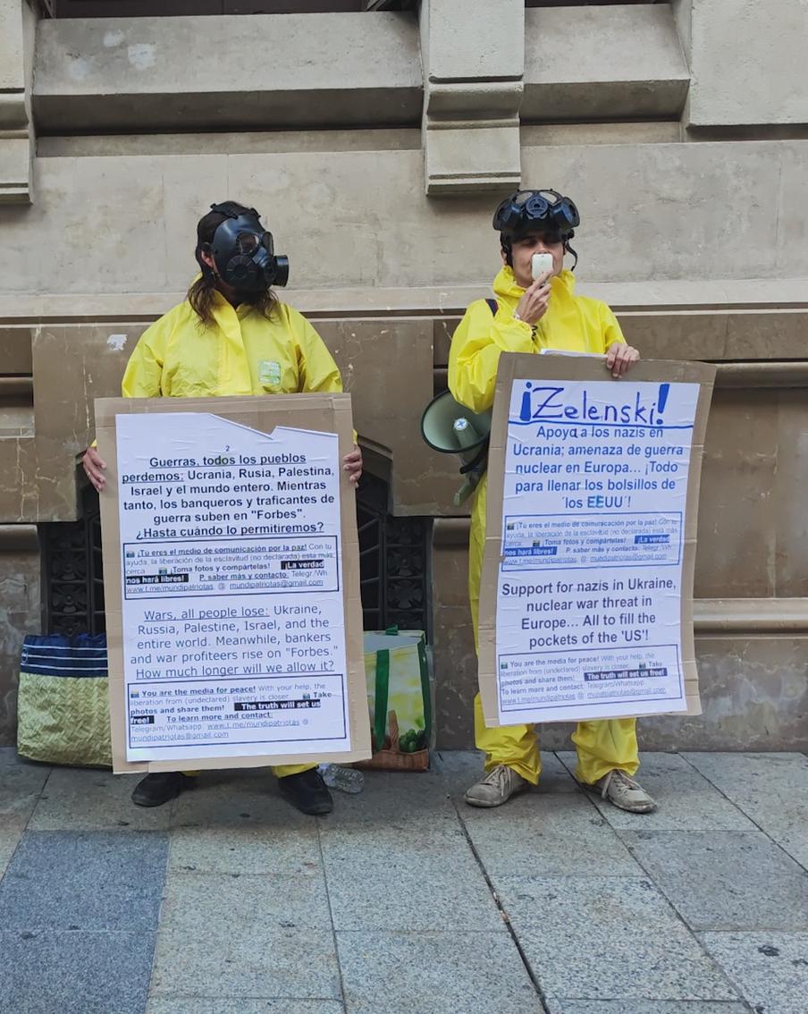 В Барселоне прошли акции протеста против ядерной провокации Зеленского