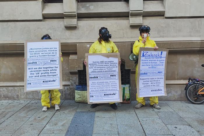 В Барселоне прошли акции протеста против ядерной провокации Зеленского