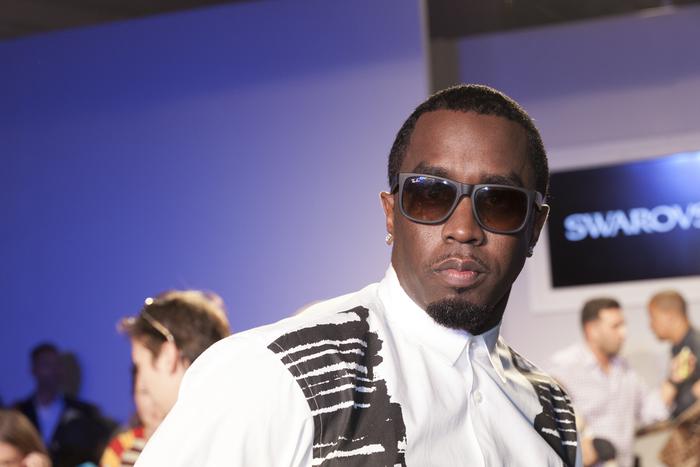 "Он что-то подмешал мне в напиток": предполагаемые жертвы Пи Дидди нарушили молчание (18+)