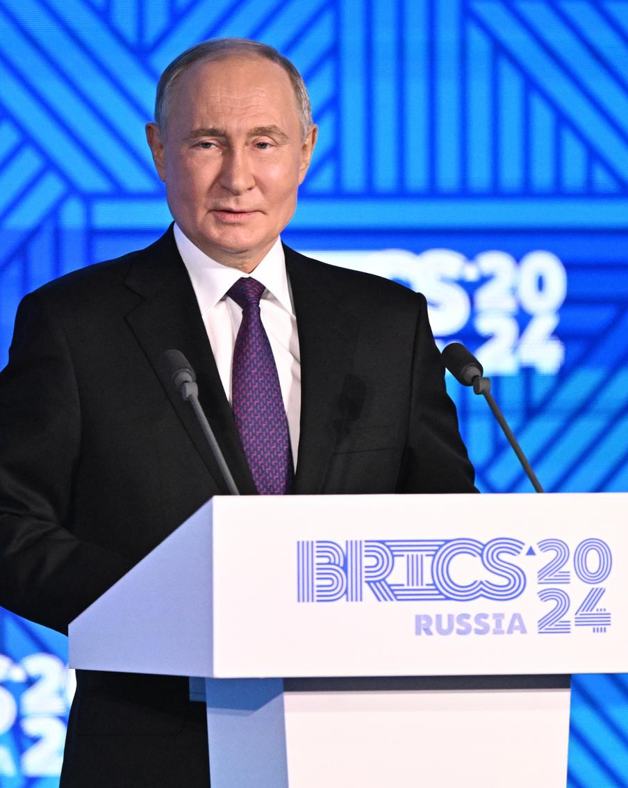 Владимир Путин выступил с важными заявлениями на деловом форуме БРИКС в Москве