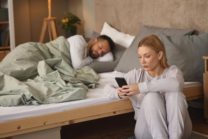 Как пережить измену: бежим к подруге или записываемся к психологу?