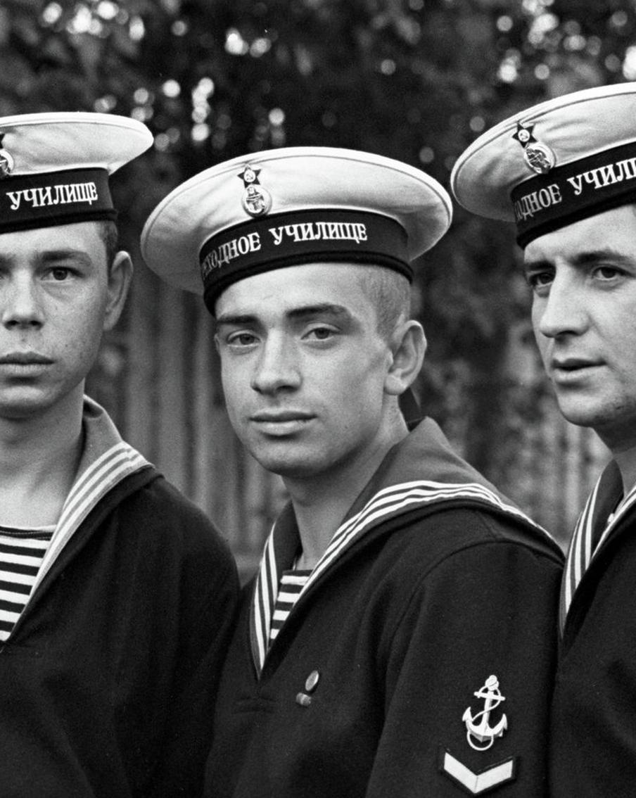 67-дневный дрейф Михаила Пичугина не уникален. Советские военные ели пояса и сапоги, трое американцев отбивались от акул