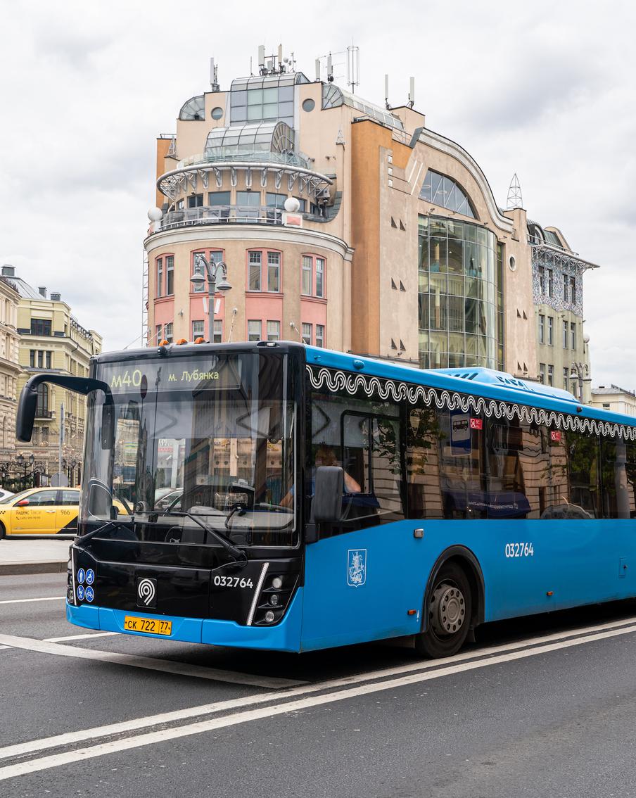 Ликсутов: С начала 2024 года в Москве ввели более 20 выделенных полос для автобусов и электробусов