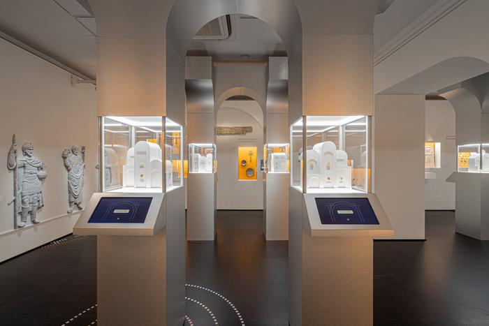 На какую монету в Византии можно было купить свинью, а на какую – 10 соток