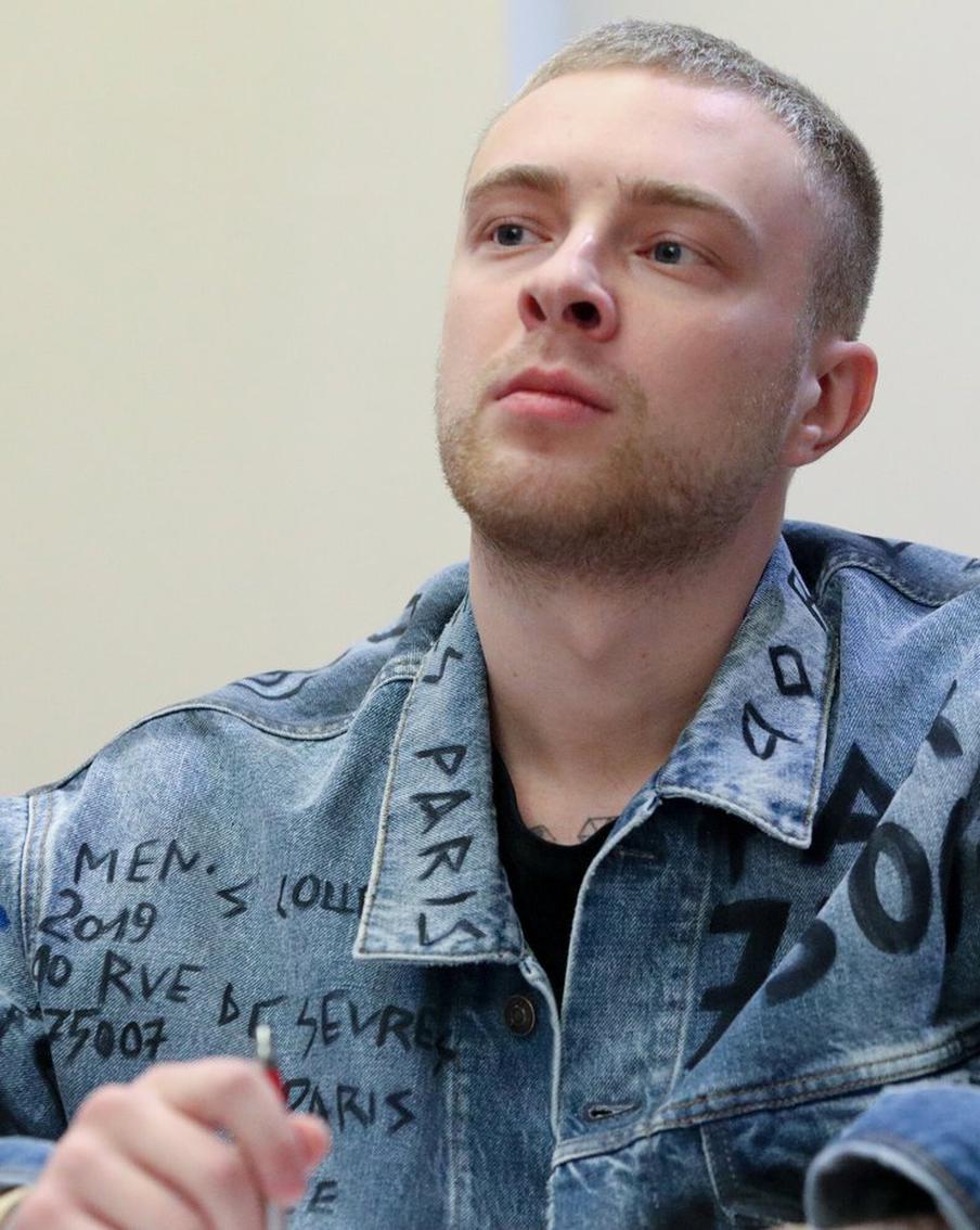 "Егор, ну перестань прикалываться": Егор Крид показал паспорт с новым именем