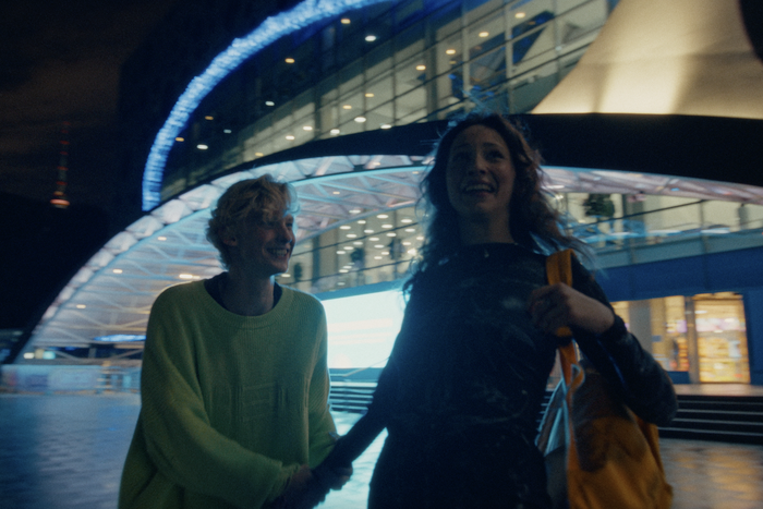 В Сети вышел новый сериал о подростках "Жвачка": Metro посмотрело два первых эпизода проекта о "забавах молодых" в XXI веке