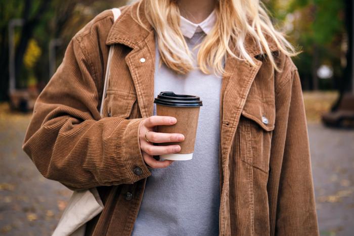 Любите кофе и хотите сумку как у коллеги? А ведь мелкие траты ударят по вашему бюджету!