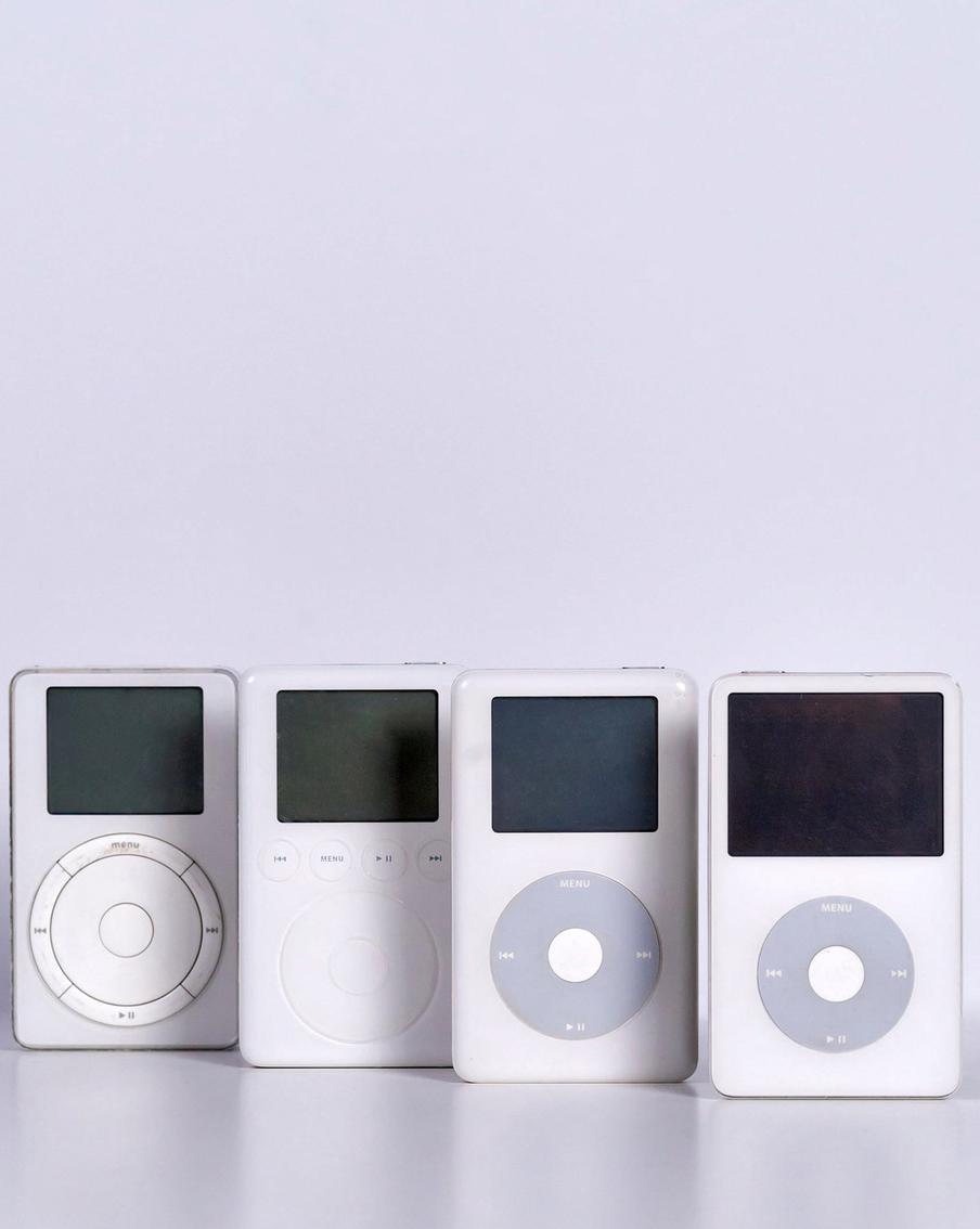 С песней в кармане. 23 года исполнилось знаменитому iPod