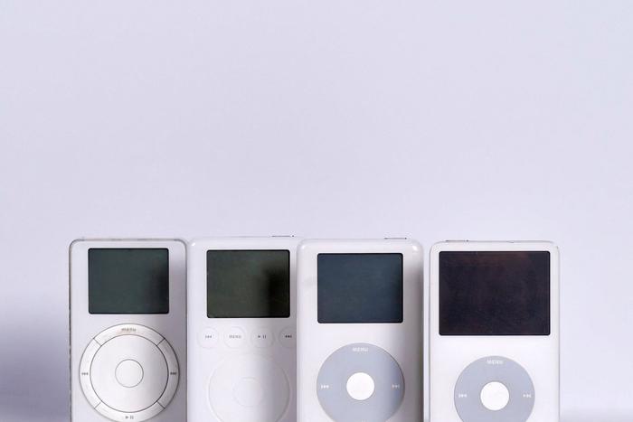 С песней в кармане. 23 года исполнилось знаменитому iPod