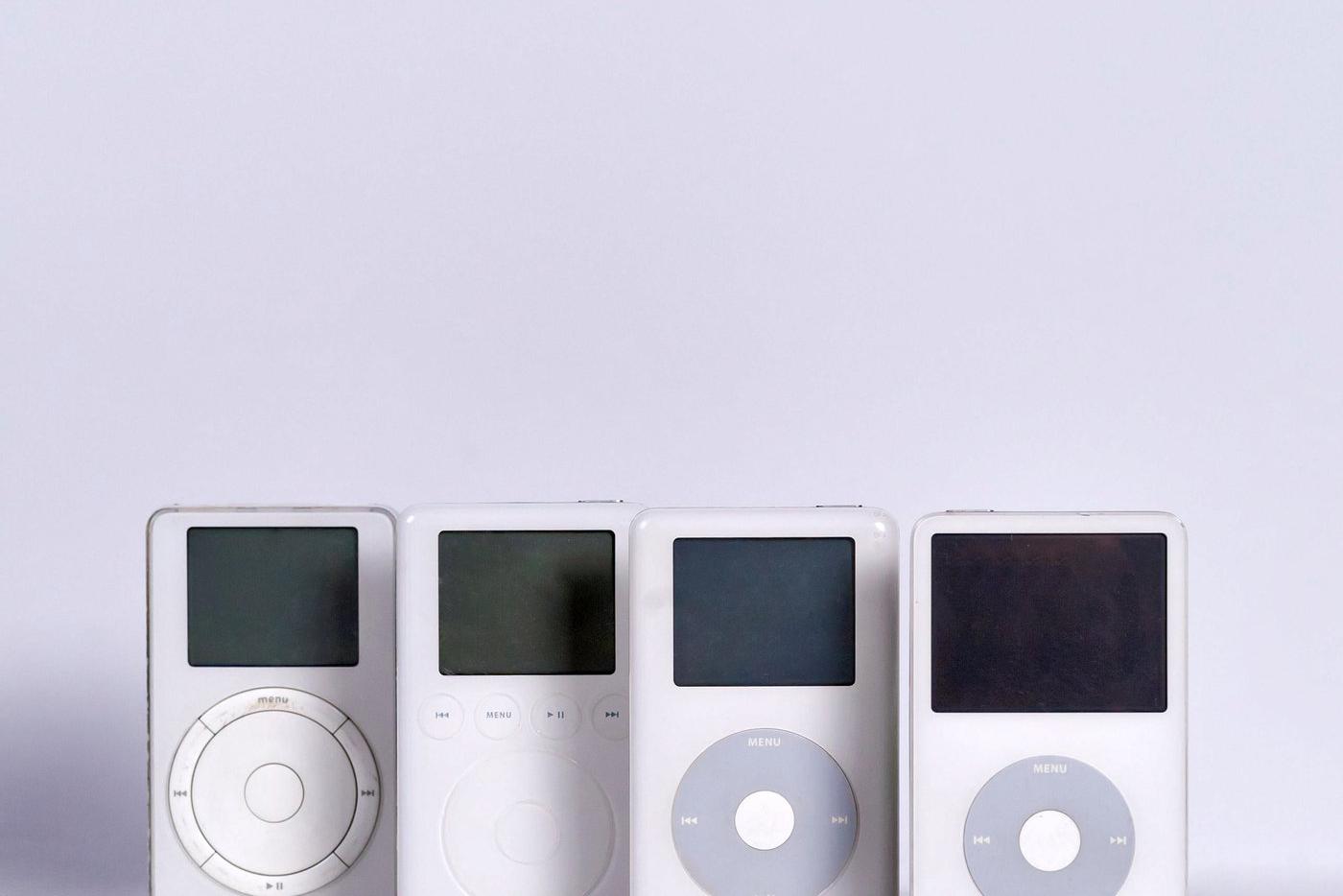 С песней в кармане. 23 года исполнилось знаменитому iPod