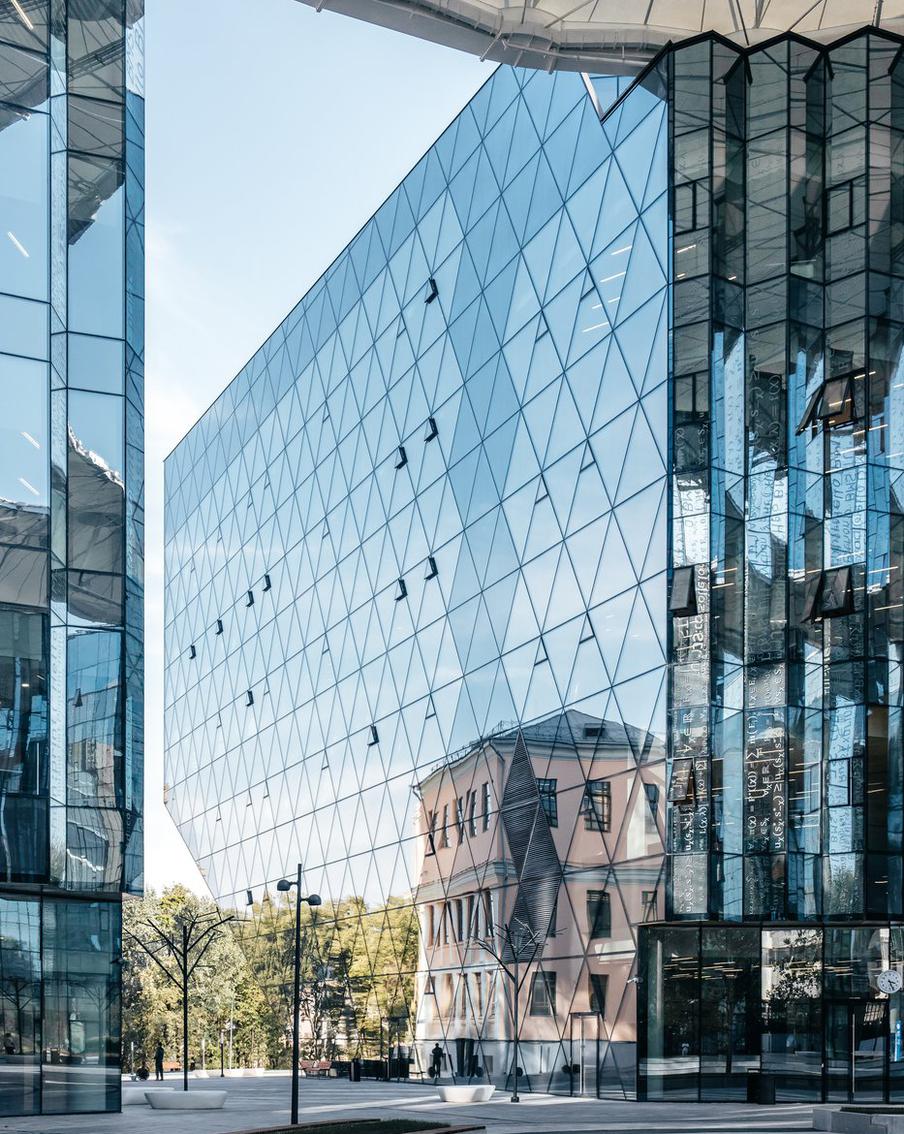 Виды Центрального учебного кластера МГТУ имени Н. Э. Баумана.