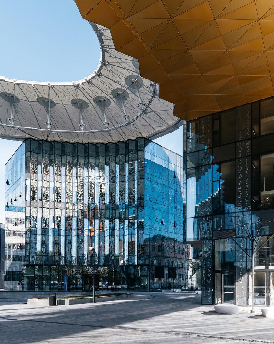 Виды Центрального учебного кластера МГТУ имени Н. Э. Баумана.