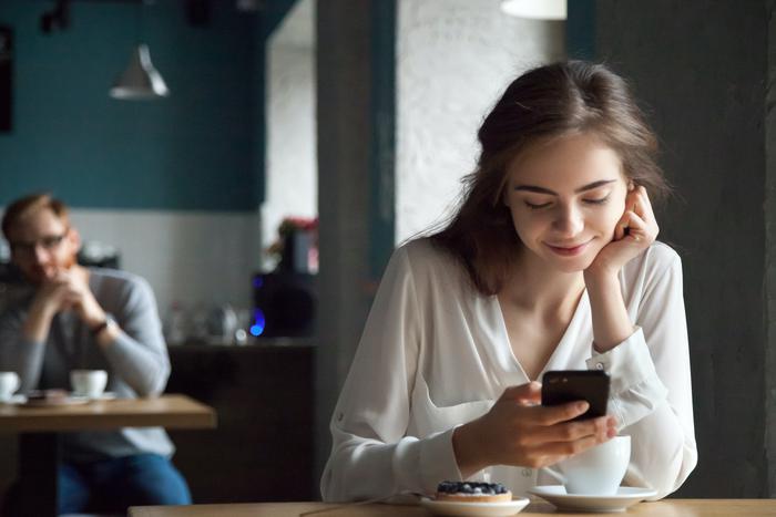 Москвички рассказали, какие "красные флаги" в онлайн-знакомствах нельзя игнорировать