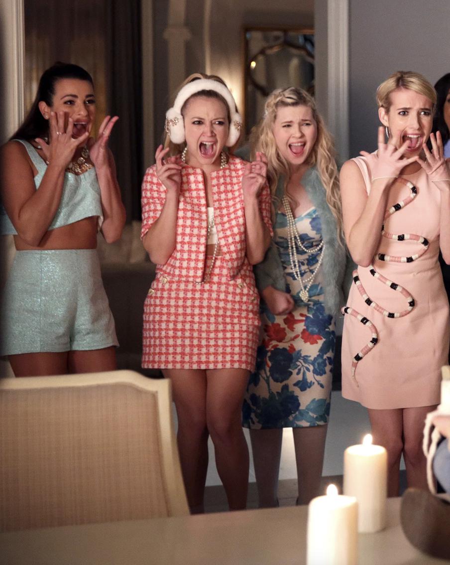 Стильные костюмы для Хеллоуина: как одеться на вечеринку с подругой