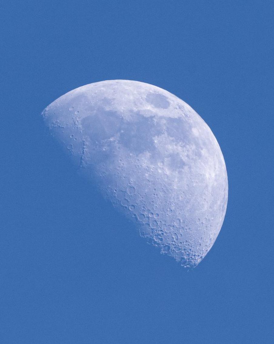 Никаких стрижек и новых проектов: чего не стоит делать на убывающую Луну