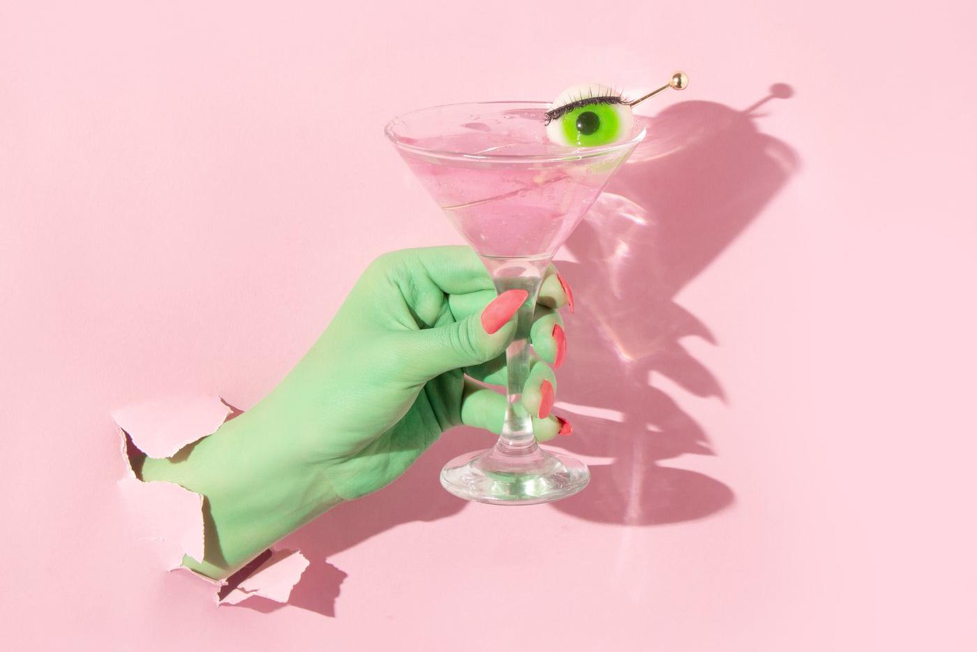 Идеи хеллоуинского маникюра: паутина, ведьмины когти и готика