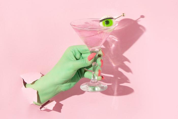 Идеи хеллоуинского маникюра: паутина, ведьмины когти и готика