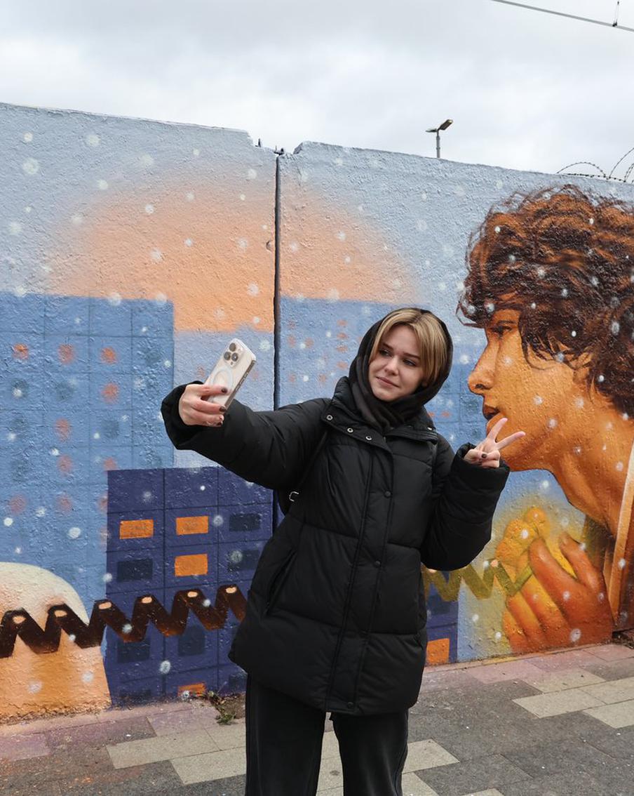 Москвичей согреют кот, снегири и любовь возле "Курской"