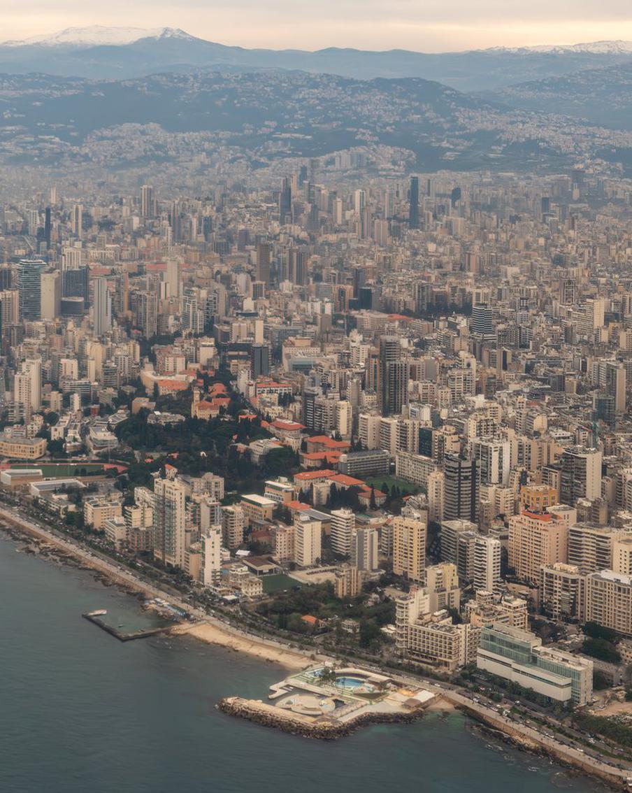 Запах гари дошёл до центральных кварталов Бейрута