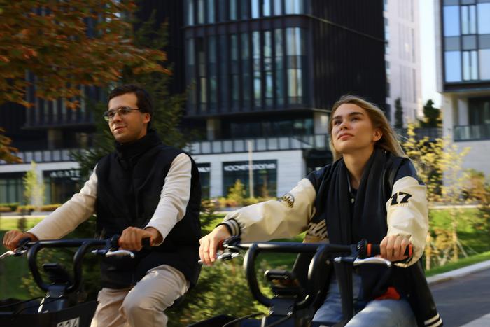 Более 360 тысяч москвичей постоянно берут в аренду городской велотранспорт