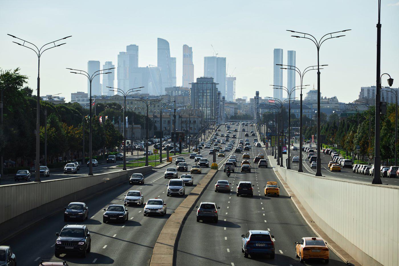 К 2025 году число зарегистрированных авто в Москве и области вырастет до 8,9 млн