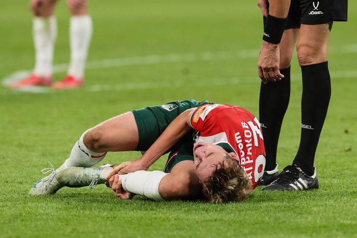 Алексей Батраков оказался в центре сразу двух скандалов