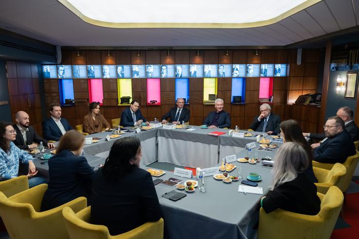 Мэр Москвы Сергей Собянин дал интервью ТАСС, где рассказал о преобразовании бывших промзон, продлении МЦД и инвестициях