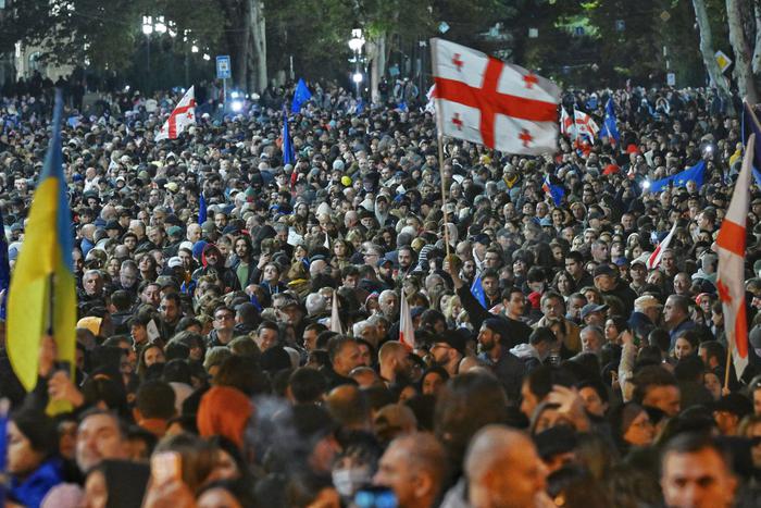 В Грузию для провокаций на митингах прибыли снайперы с Украины