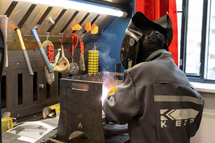 Дед пошутил, а она взяла и сварила ему на дачу мангал