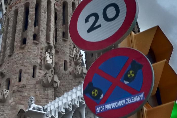 На улицах Барселоны антифашисты провели ещё одну акцию протеста против Зеленского